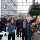 Begrüßung in der Halle.